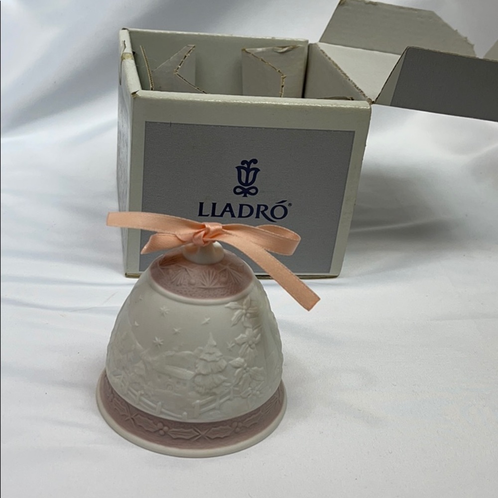 VTG 1991 Lladro Christmas Bell No. 5803